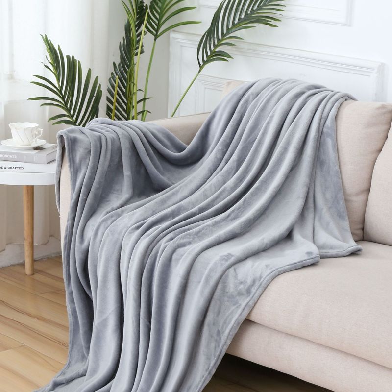 Large Fleece Throw, Light Grey